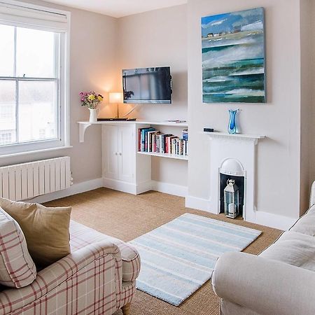 Serendipity, Aldeburgh - An Apartment On The High Street! Exterior photo